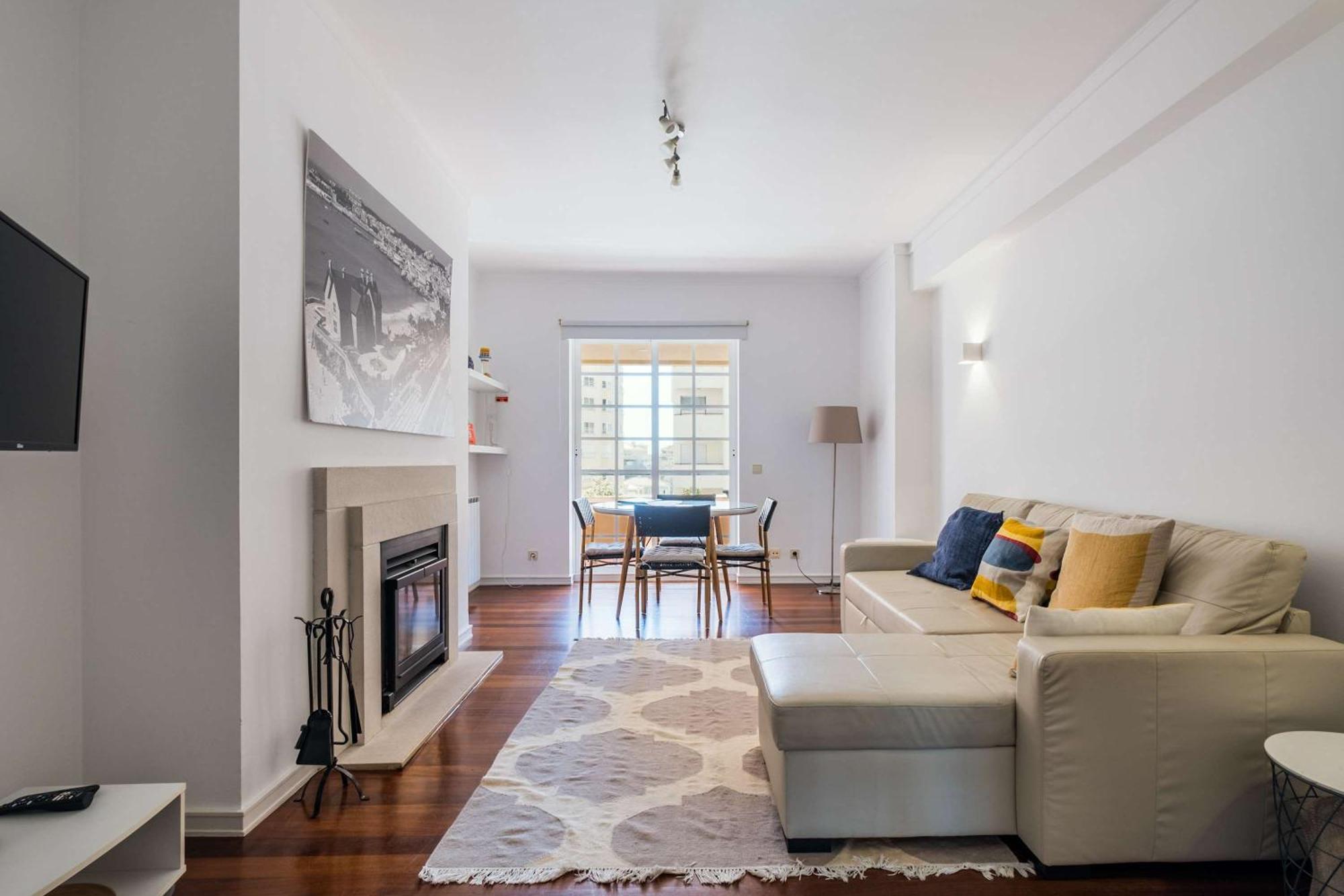 1br W/ Pool