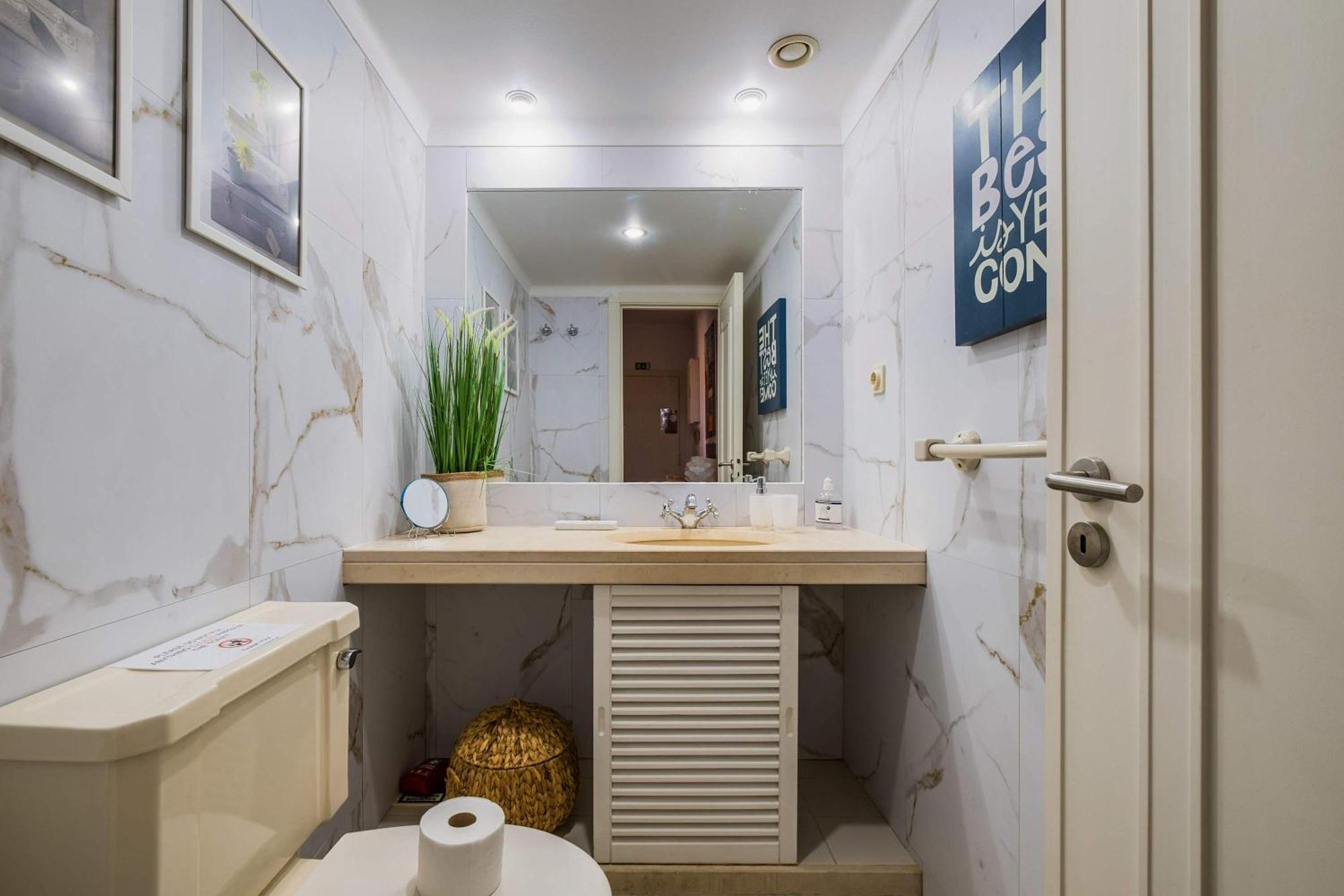 1br W/ Pool *